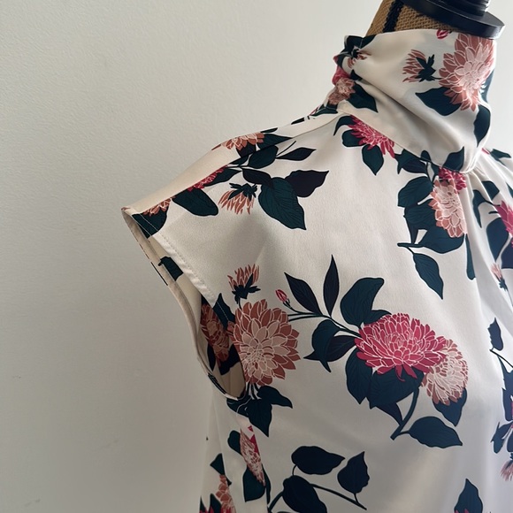 ANN TAYLOR FACTORY || Floral Mock-Neck Top. Sz. XS - Picture 5 of 9